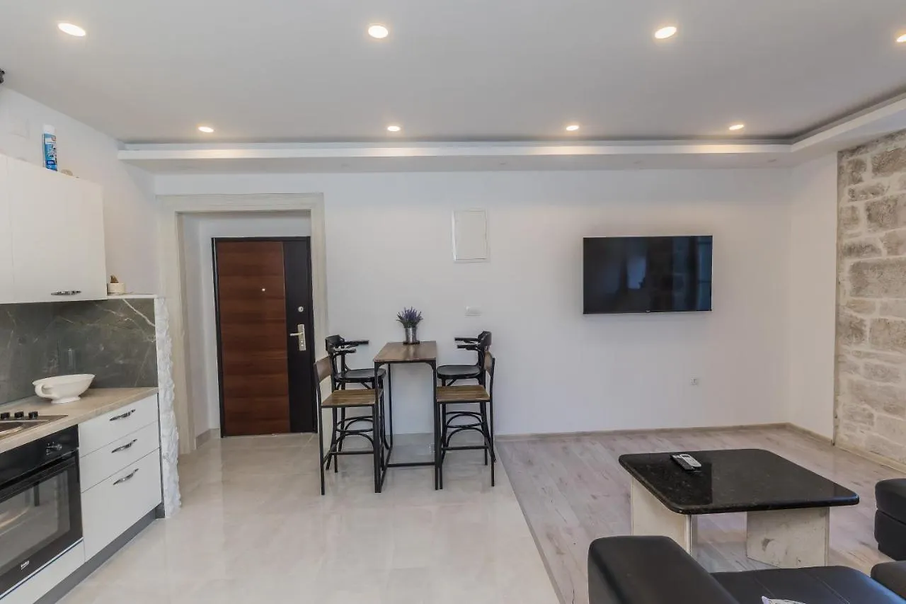 A2 - Spacious Apt On Seafront With The Sea View Kaštela 0*,  Chorvatsko