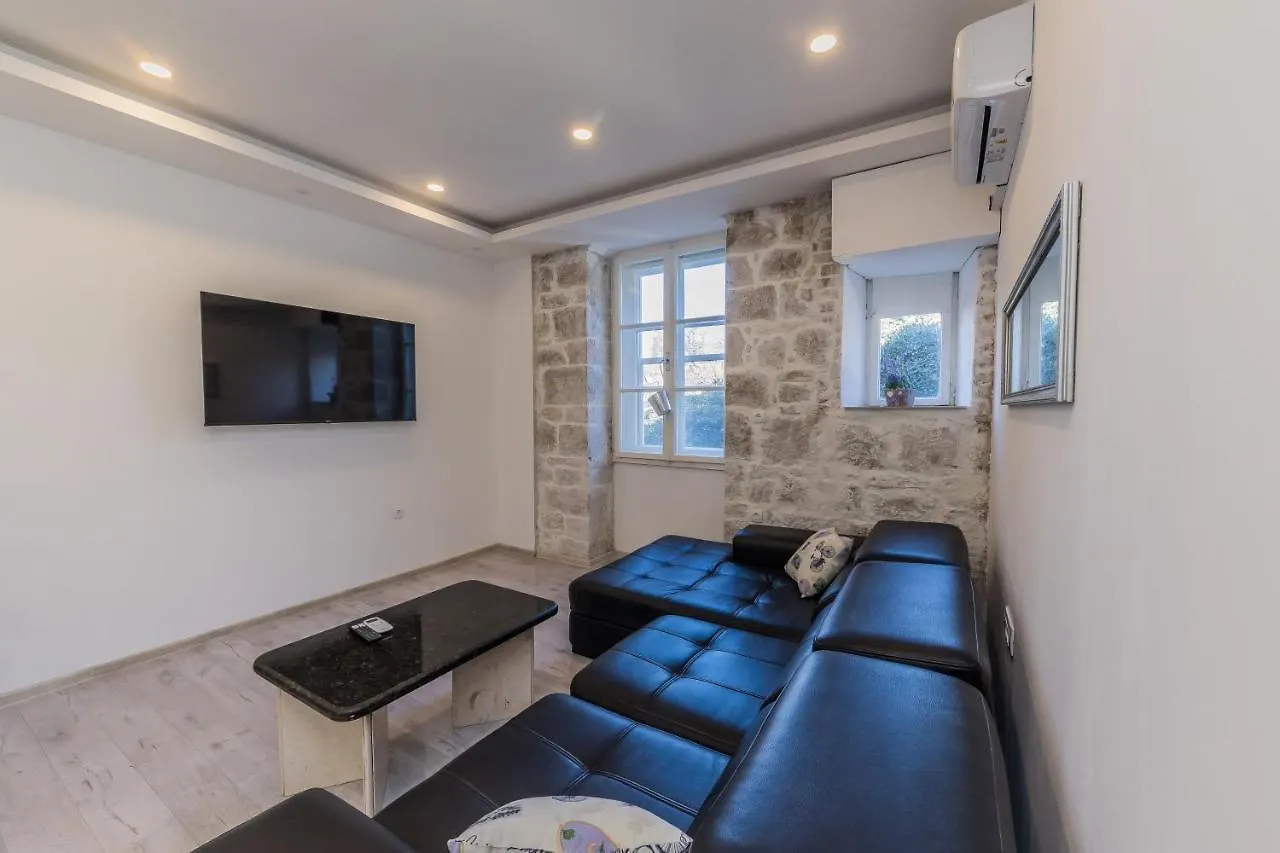 A2 - Spacious Apt On Seafront With The Sea View Kaštela Chorvatsko