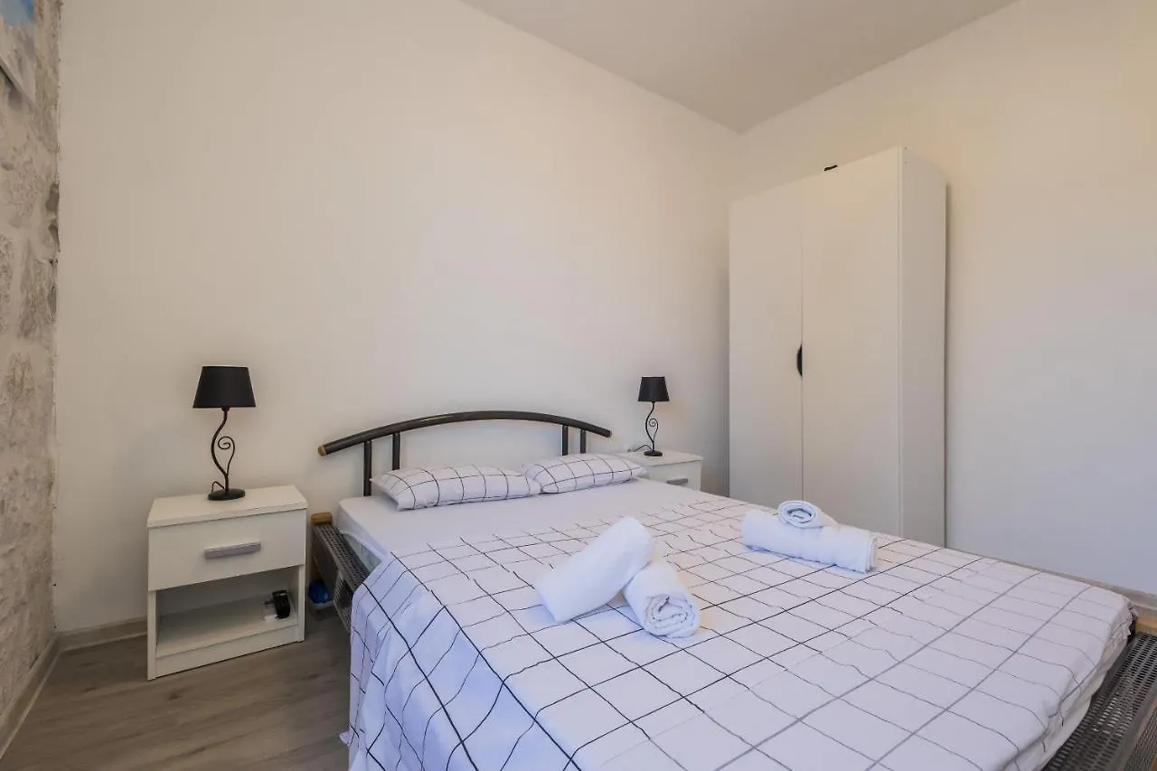 Apartmán A2 - Spacious Apt On Seafront With The Sea View Kaštela Chorvatsko