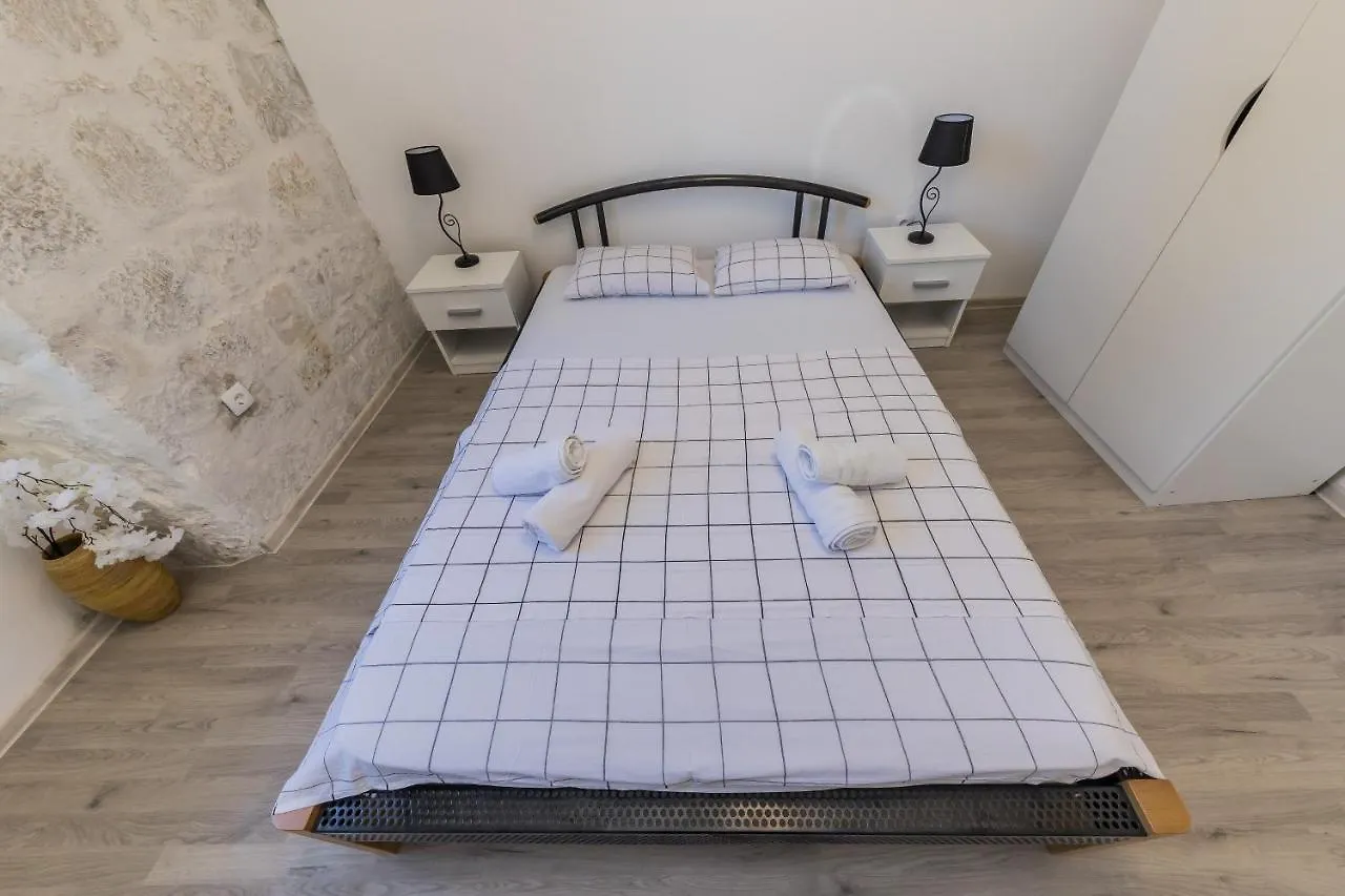 Apartmán A2 - Spacious Apt On Seafront With The Sea View Kaštela