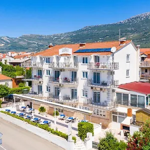 Aqua - Guest & Kastela Hotel
